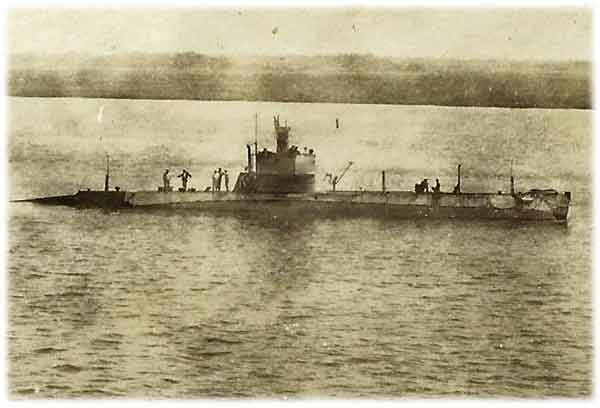  Submarine in Bantry bay
